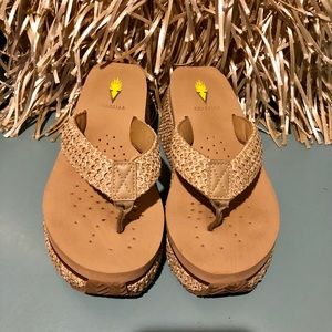 Volatile platform flip flops